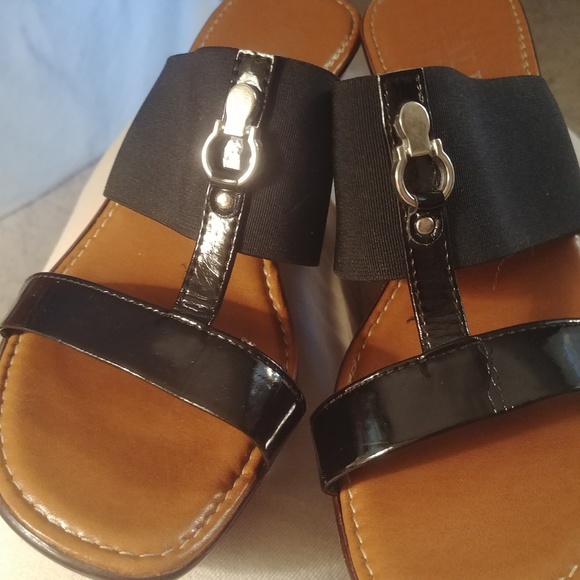 Italian shoemakers black slip-on wedges two - Picture 5 of 6